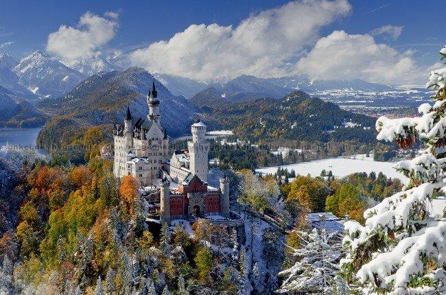 neuschwanstein 3000 pieces is available here